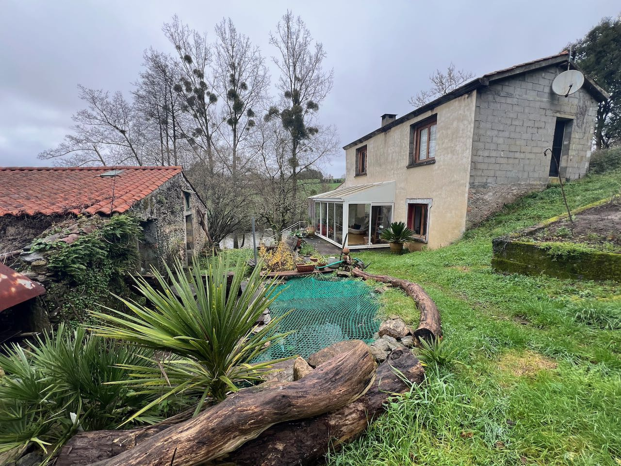 Charmante maison en pierres rénovée avec vue imprenable sur la rivière