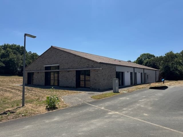 Centre d’activités et camp de vacances clé en main - ST JEAN D'HERMINE 85210