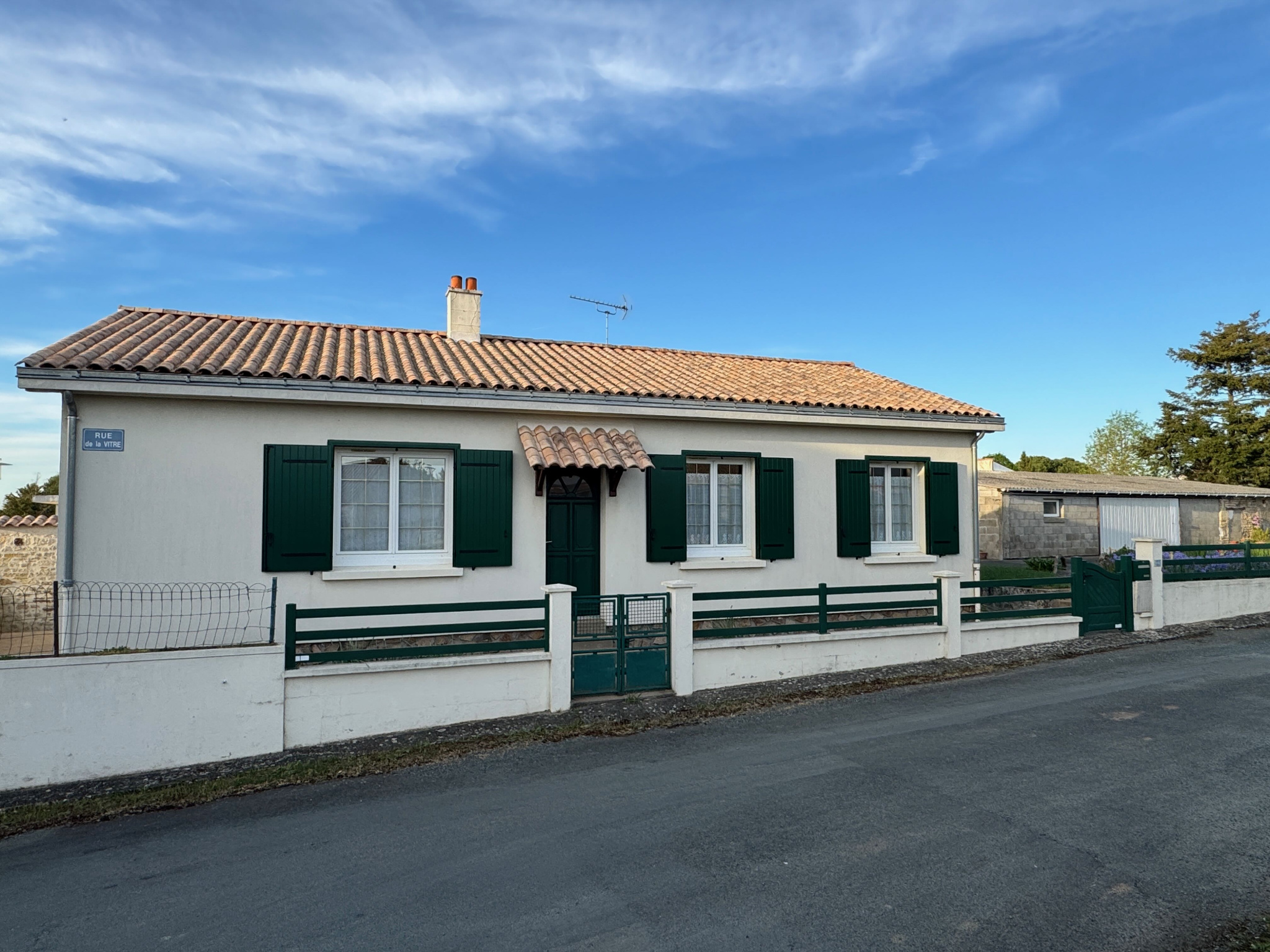Charmante maison  3 chambres très bien entretenue - ST JEAN D'HERMINE 85210