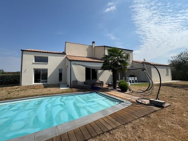 Très jolie maison contemporaine 4 chambres et piscine - ST JEAN D'HERMINE 85210