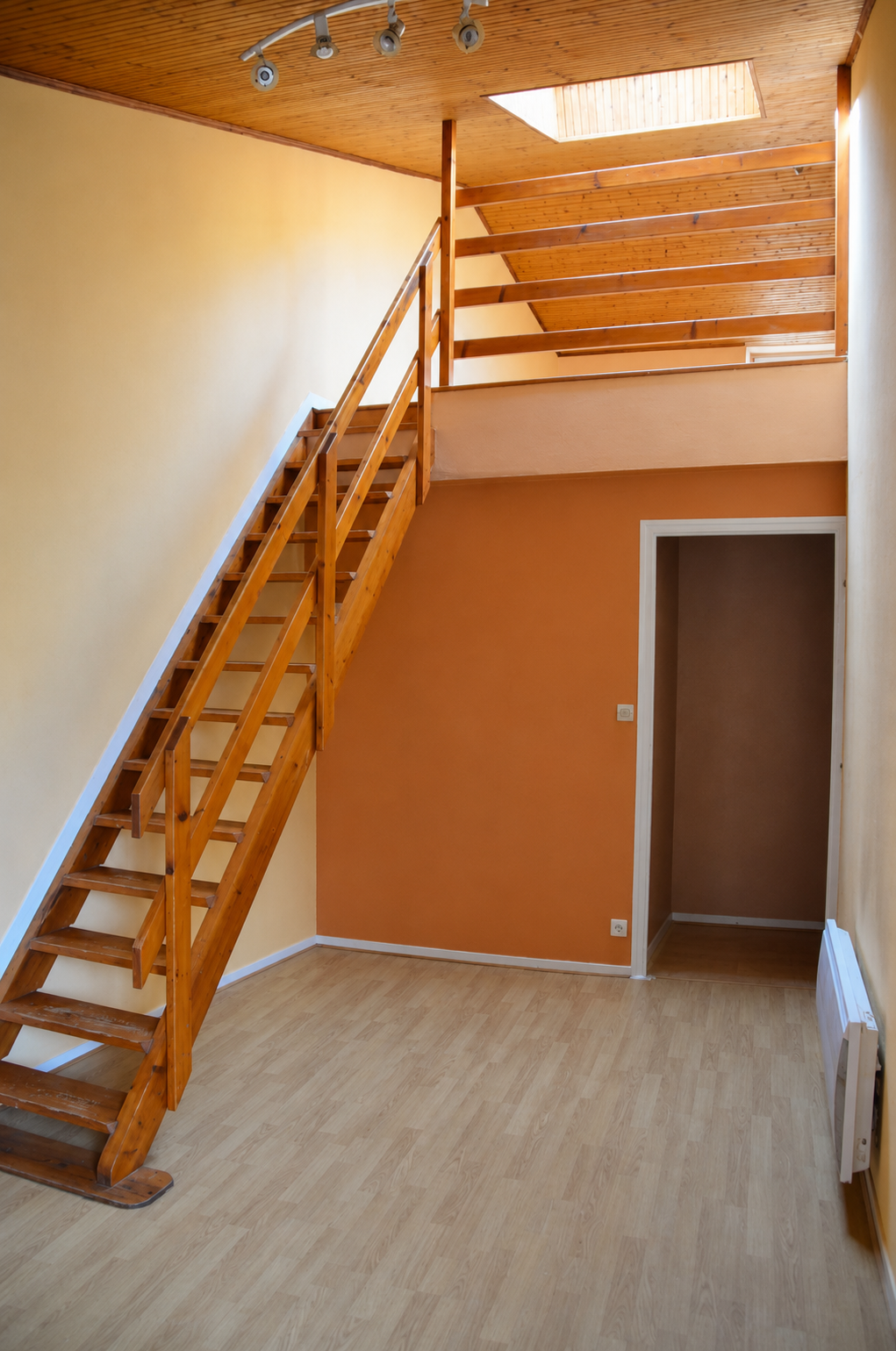  Appartement à louer au 1er étage